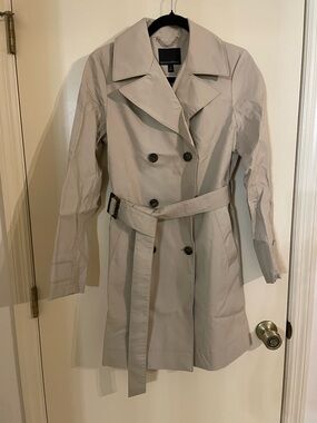 Banana Republic Women's light beige Double-Breasted Trench Coat